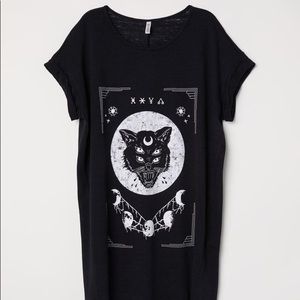 H&M Witchy T-shirt Dress Size Small